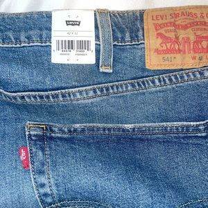 Levi’s 541 athletic taper men’s w42 L32 new denim jeans